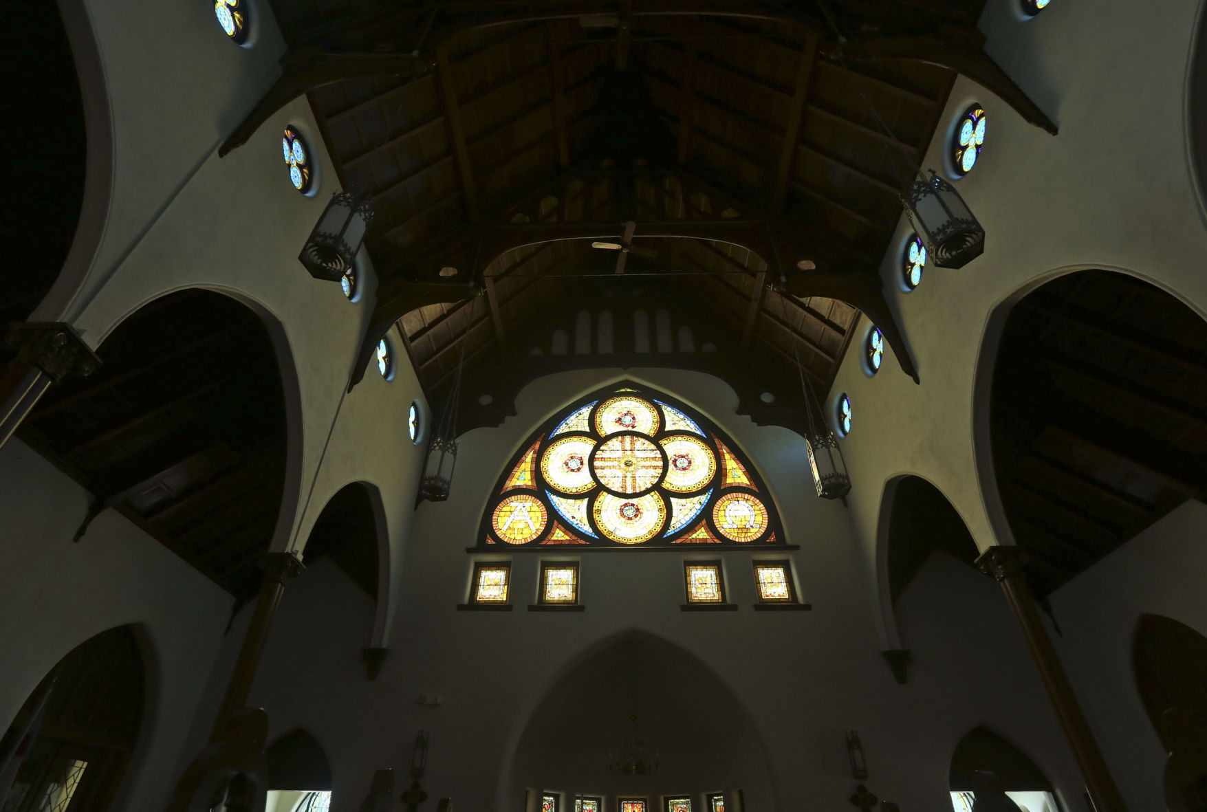 St Johns Stainglass 27 08.01.18.JPG
